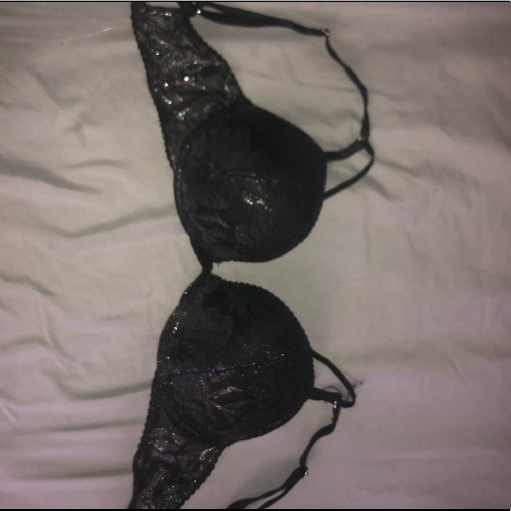 VICTORIAS SECRET ADDS 2 SIZES BLACK PUSH UP BRA